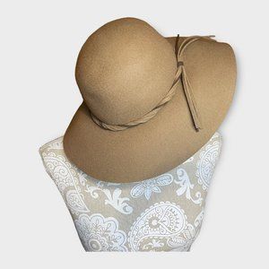 Women’s wide brimmed brown wool hat.